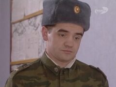 Располнел, потерял почти все зубы и нуждается в протезах: сержанта Фахрудинова из сериала «Солдаты» не узнать