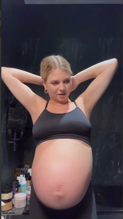 Отправились в больницу пританцовывая: Александра Трусова родила первенца