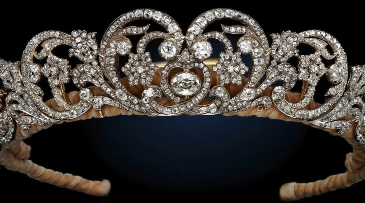 Кейт Миддлтон и Меган Маркл не разрешили даже примерить: куда делась проклятая свадебная тиара принцессы Дианы