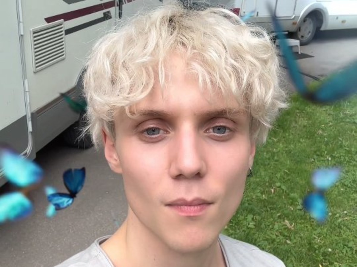 Ваня Дмитриенко рассказал о непристойных предложениях взрослых фанаток