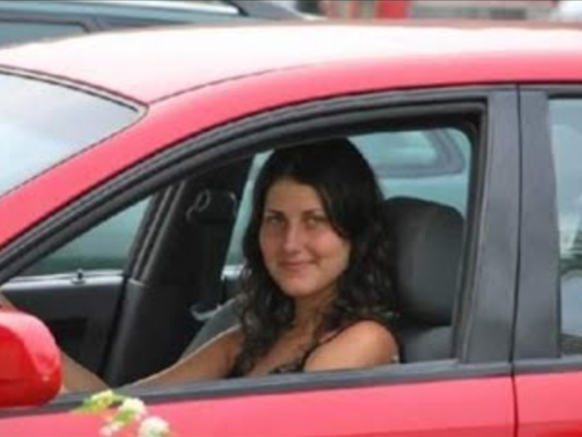 Полина Лурье готовится въехать в квартиру Ларисы Долиной