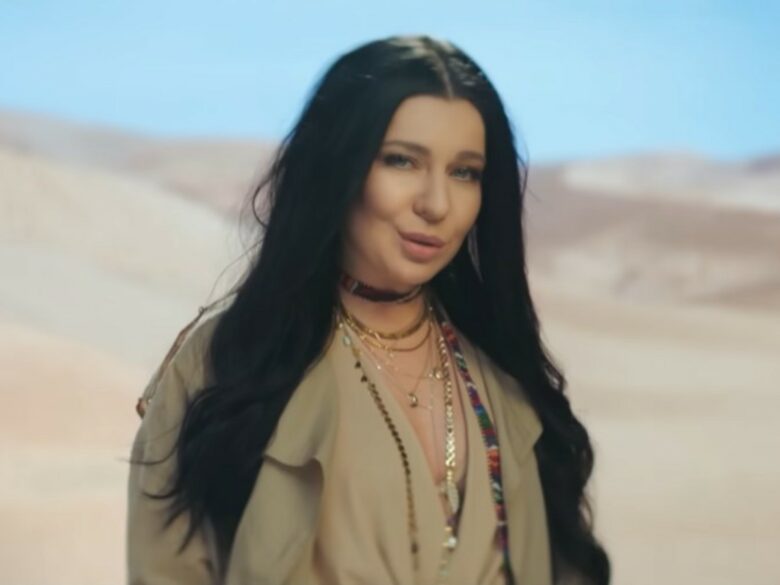 Певица Елка