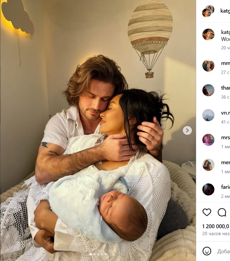 Звезда «Дневников вампира» впервые стала мамой: фото малыша